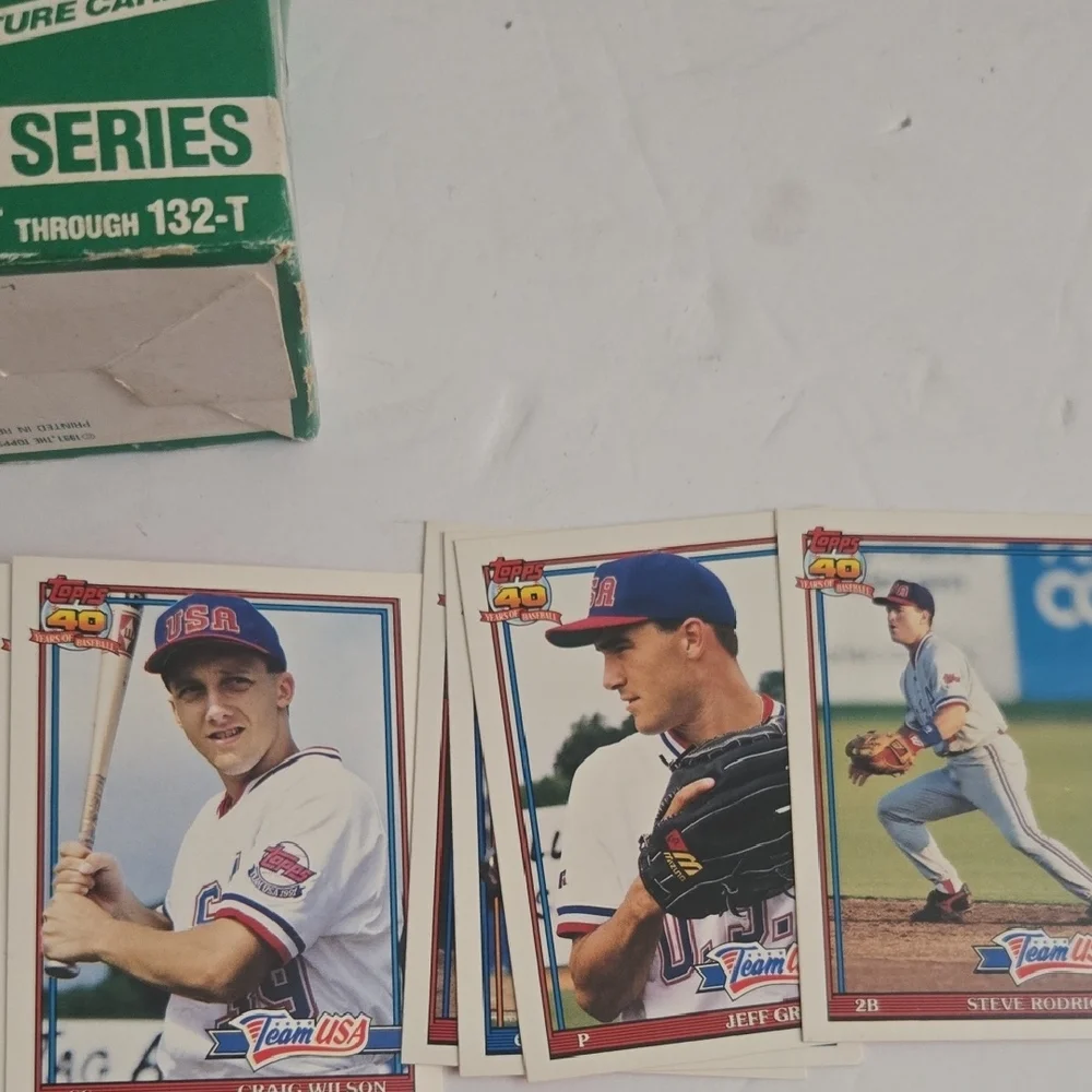 Topps Baseball Trading Cards - Green Box - Picture 2 of 3
